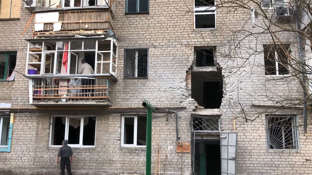 Un edificio de viviendas ha sufrido uno de los últimos ataques en Jersón. Foto: EITB Media.