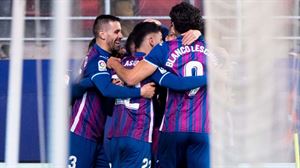 El Eibar vence al Villarreal B en Ipurua (2-0), y alcanza a Las Palmas en el liderato