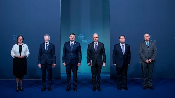 Los ministros de Interior del grupo MED5, antes de la reunión. Foto: Gobierno de España.