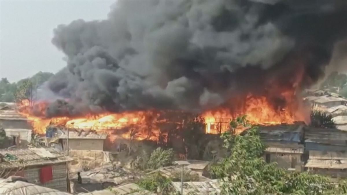 Incendio en Bangladesh. Imagen obtenida de un vídeo de Agencias.