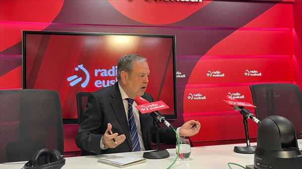 Entrevista a Pedro Azpiazu en Radio Esuakdi