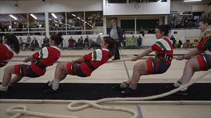 Mañana fructífera y más medallas para los equipos vascos en el Mundial Indoor de Sokatira