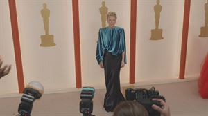 Hollywoodeko izarrek distira egin dute xanpain koloreko alfonbran