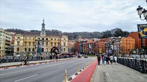 Bilbok hiri osoa zona tentsionatu izendatzea eskatuko du