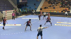 Anaitasunak agur esan dio Errege Kopari Ademar Leonen aurka porrota jasota (27-28)