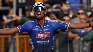 Van der Poel nagusitu da Milan-San Remo lasterketan