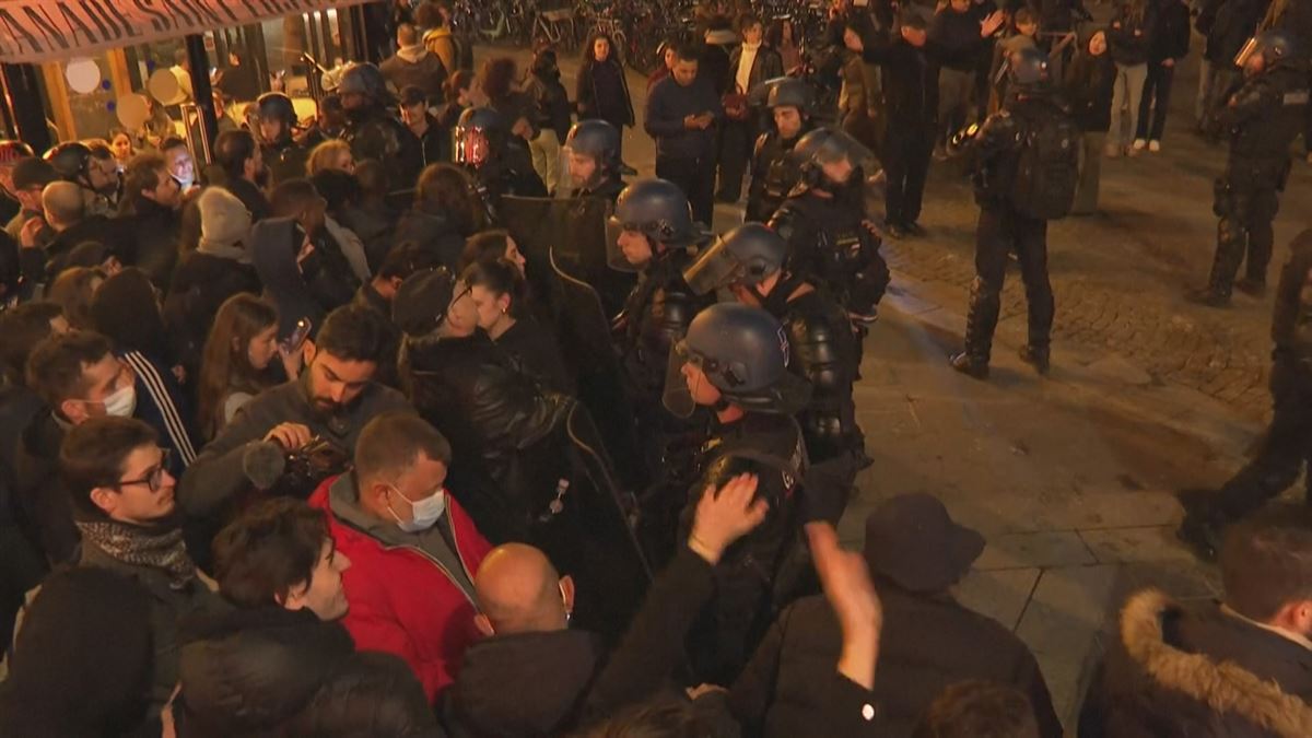Protestas en París. Imagen obtenida de un vídeo de Agencias.