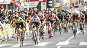 Roglicek irabazi du Sant Feliu de Guixolsen eta Voltako lehen liderra da, Evenepoelen aurretik