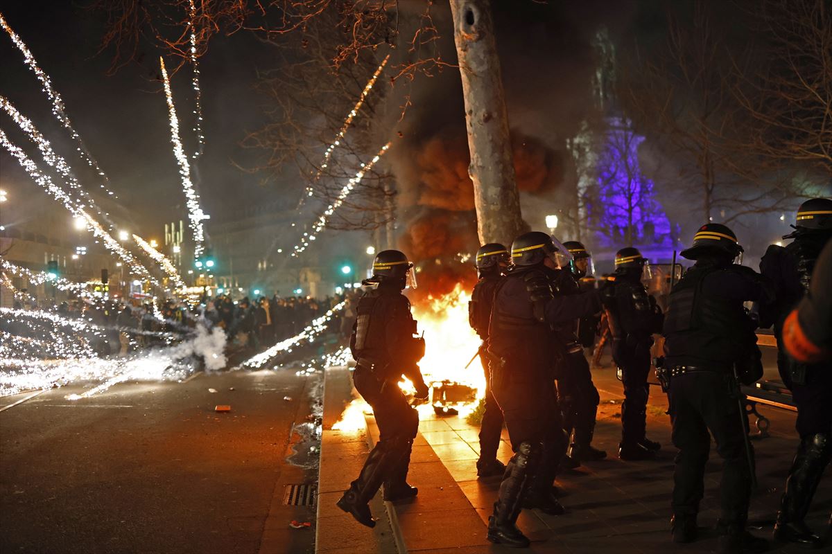 Al menos 46 personas han sido detenidas en París tras fuertes enfrentamientos entre la Policía y manifestantes