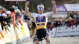 Evenepoelek irabazi du La Molinan amaitutako etapa eta Roglic liderrarekin berdinduta dago sailkapen nagusian