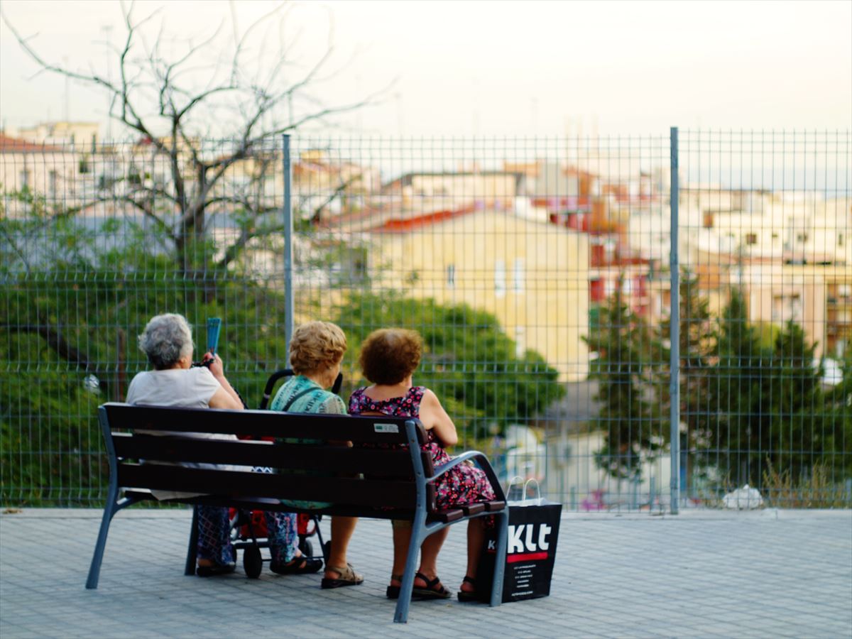 Varias mujeres mayores. Foto: PXHere