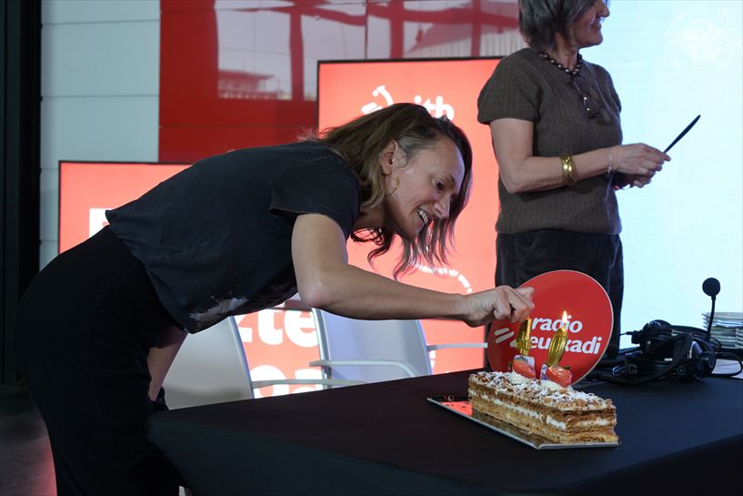 Con todos los detalles