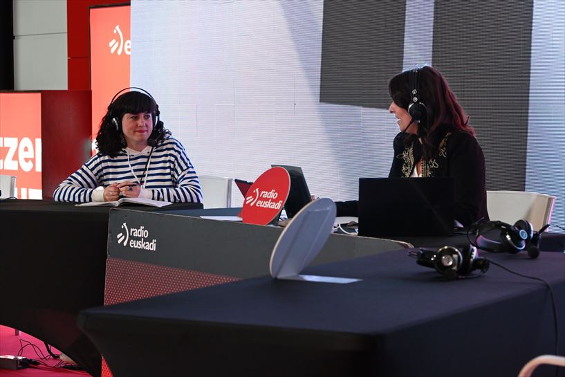 Con invitados especiales