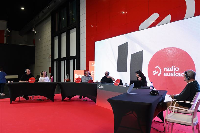 Con invitados especiales