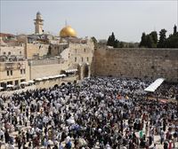 Cientos de fieles palestinos se atrincheran en la mezquita de Al Aqsa