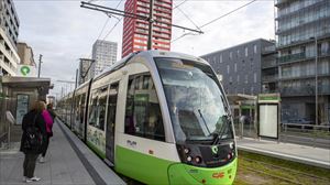 El nuevo tramo a Salburua del tranvía de Vitoria-Gasteiz, en marcha