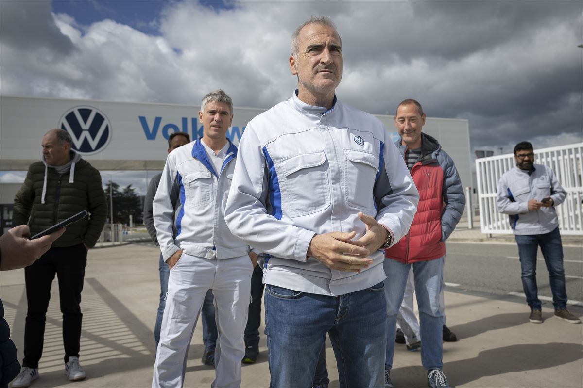 Alfredo Morales, presidente del comité de empresa de Volkswagen Navarra, hoy en Pamplona. Foto: EFE