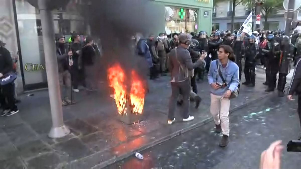 Tentsio uneak Parisen, pentsioen erreformaren aurkako protestetan. Argazkia: Reuters.