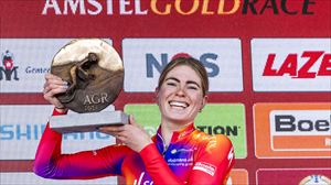 Demi Vollering gana la Amstel Gold Race