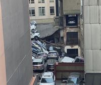 Un muerto y cinco heridos al derrumbarse un aparcamiento de cuatro pisos en Nueva York