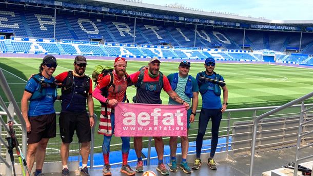 Imagen de AEFAT en la que Gonzalo Pérez celebra su último reto conseguido