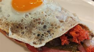 Los mejores pintxos de Bilbao: Picadillo con huevo de codorniz del Bar Xirgu