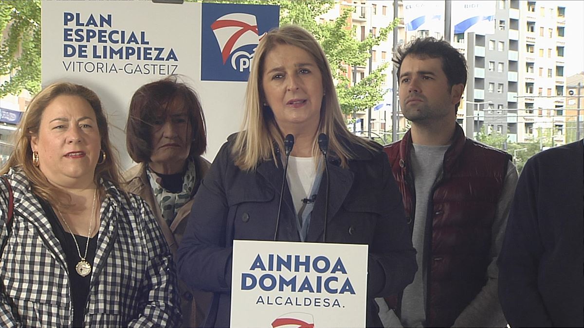 Ainhoa Domaica en el acto de hoy en Vitoria-Gasteiz. Captura de imagen de un vídeo de EITB.