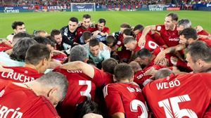 Conjuro colectivo para alzar la copa en Sevilla