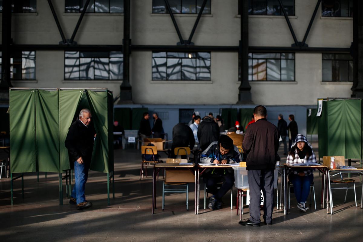 Centro de votación en Chile, esta mañana. Foto: EFE.
