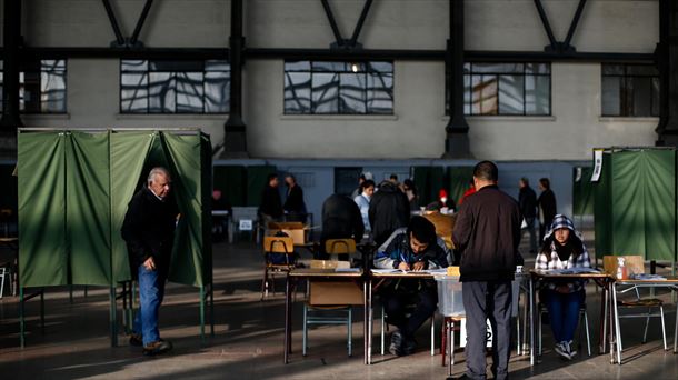 Centro de votación en Chile, esta mañana. Foto: EFE.