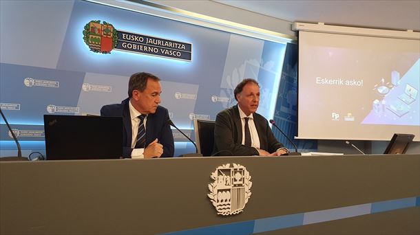 Jorge Arévalo y Nicolás Sagarzazu, este lunes, en rueda de prensa. Foto: Departamento de Educación