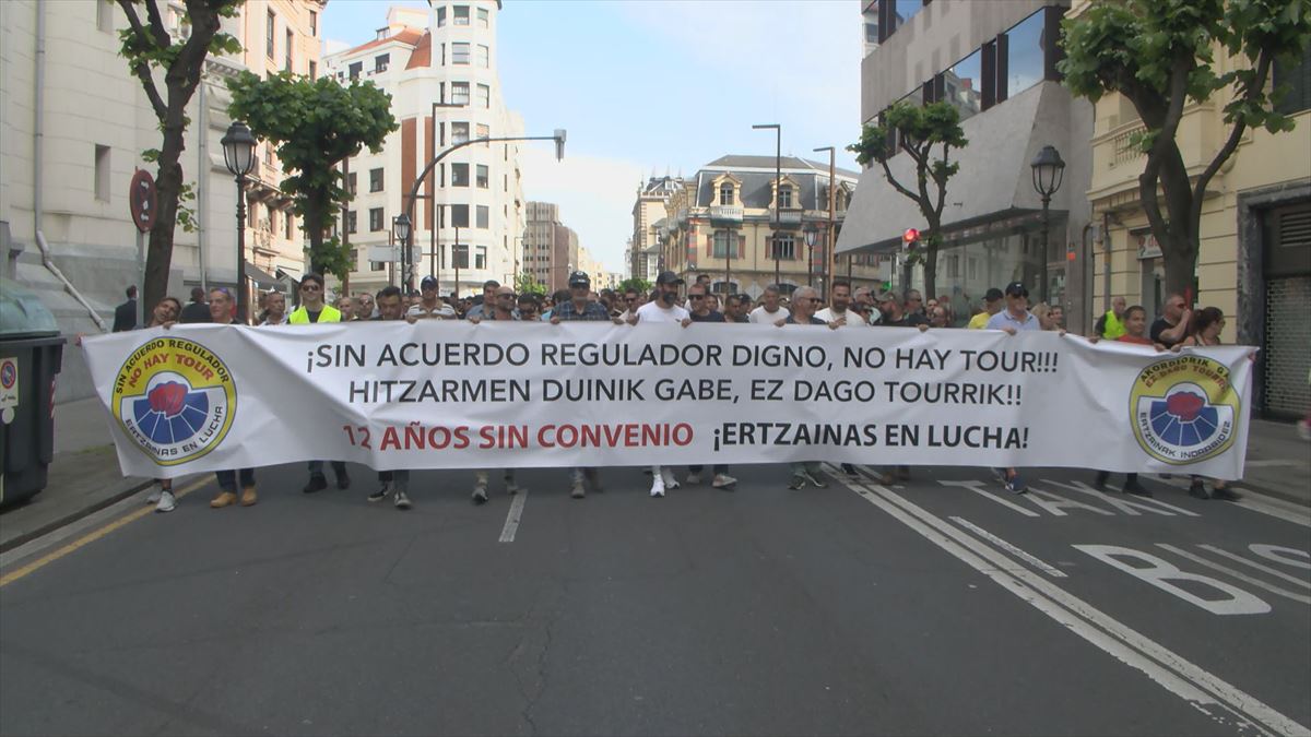 Una protesta de "Ertzainas en lucha"