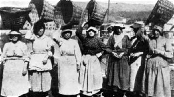 Siglo XX: un siglo donde las mujeres, a pesar de estar encerradas en diversos estereotipos, siguen trabajando