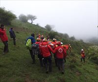 Rescatan a dos espectadoras de la Zegama-Aizkorri tras sufrir una caída de 10 metros