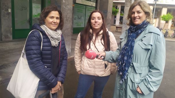 Una muñeca negra y otra blanca, ¿A cuál le pondrán e impondrán todos los atributos y clichés negativos?