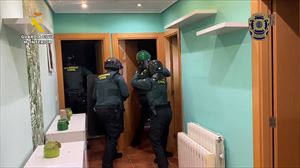 Esklabotza modernoaren 15 biktima askatu eta bi lagun atxilotu dituzte Araban