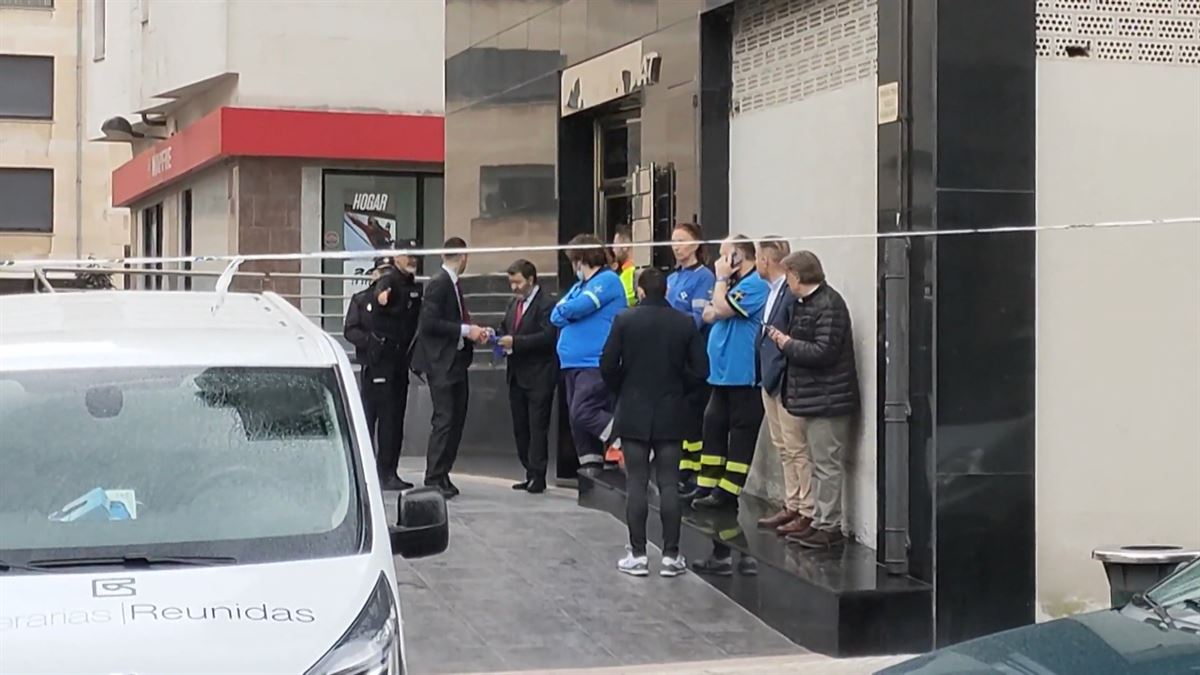Mueren dos niñas de 12 años en Oviedo tras precipitarse por un patio