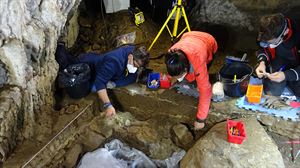 Isturitze desvela un enigmático rincón de trabajo de hasta 35.000 años. Las últimas erupciones en Iberia