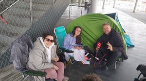 Acampados en Bilbao para conseguir la primera fila en el concierto de Pablo Alborán