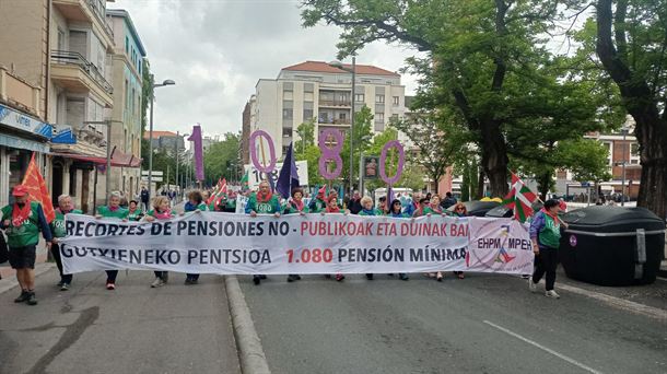 Los pensionistas vuelven a tomar las calles de Vitoria-Gasteiz