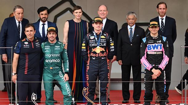 De izquierda a derecha, Alonso, Verstappen y Ocon. Foto: EFE.