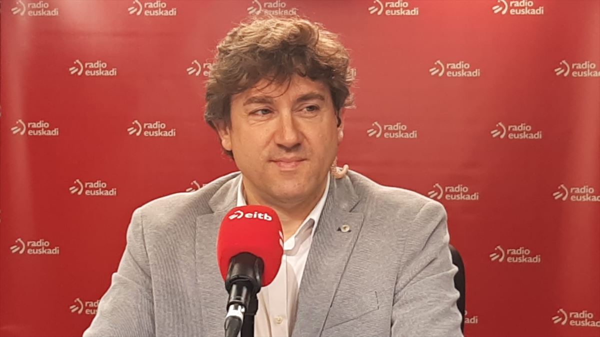 El secretario general del PSE-EE, Eneko Andueza, en Radio Euskadi. 