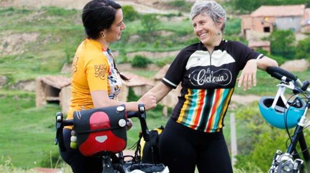 Edurne Caballero y Ana Santidrián comparten entusiasmo y compromiso sobre la bicicleta