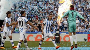 La Real Sociedad gana al Sevilla en el Reale Arena, 2-1, y despide de fiesta una temporada histórica