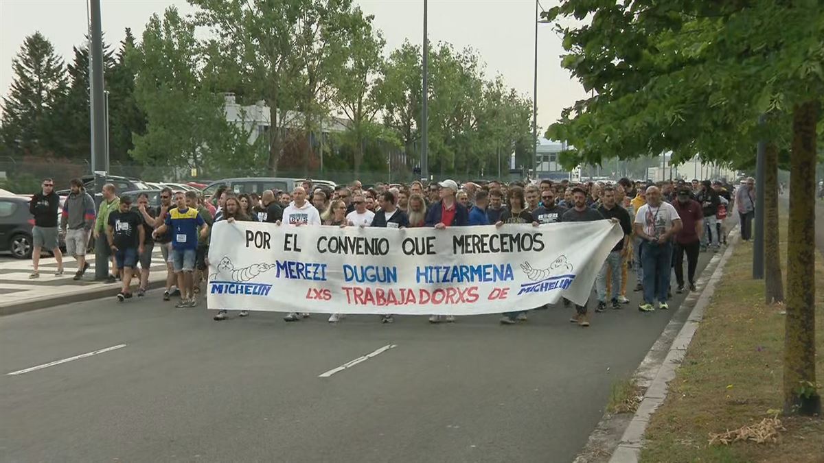 Manifestación en Vitoria-Gasteiz. Imagen obtenida de un vídeo de EITB Media.