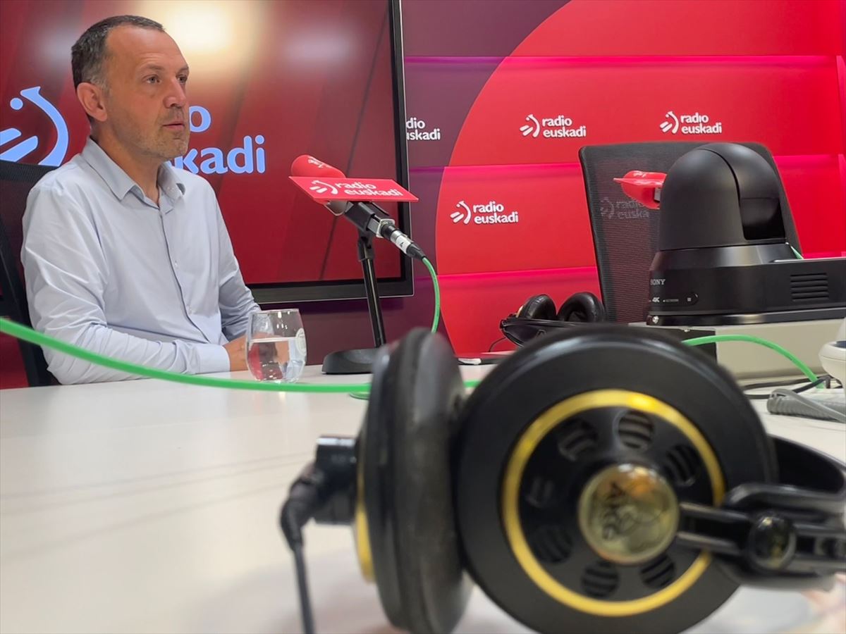 Unai Urruzuno en la entrevista ofrecida a Radio Euskadi