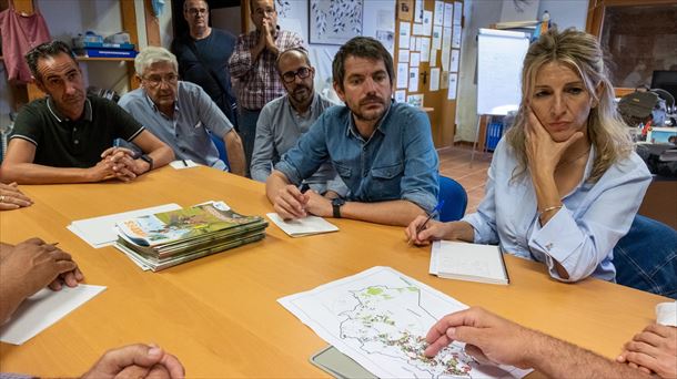 Díaz, junto con el portavoz de campaña de Sumar, Ernest Urtasun, en una reunión. 