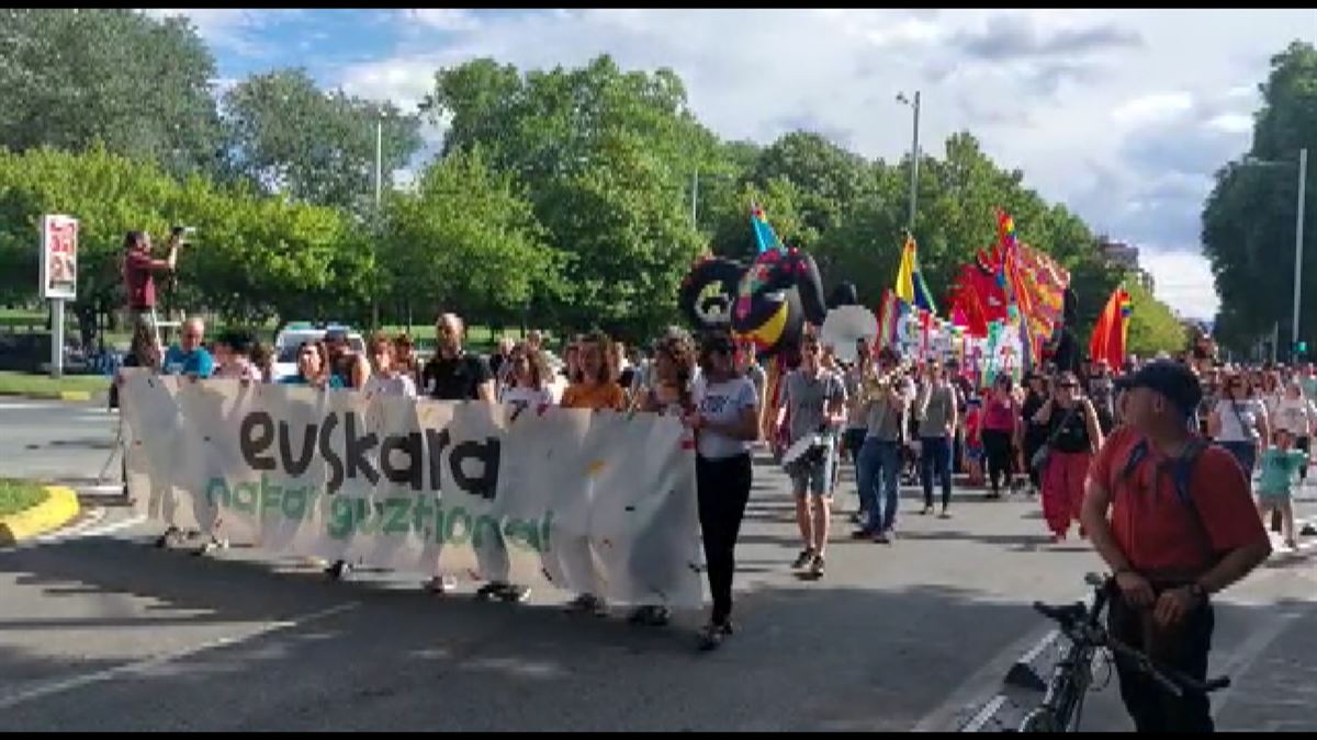 10 000 personas se han manifestado esta tarde en Pamplona. Argazkia: Euskadi Irratia
