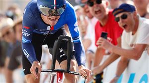 Stefan Kung gana la contrarreloj y es el primer líder de la Vuelta a Suiza