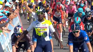 Biniam Girmay supera a Démare y Van Aert en el esprint de Nottwil, y Küng sigue líder de la Vuelta a Suiza